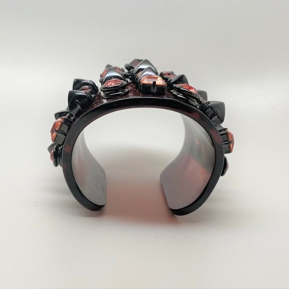 Haute Couture Gucci Burgundy Plexiglass, Crystal & Resin Large Cuff Bracelet - Picture 3 of 6
